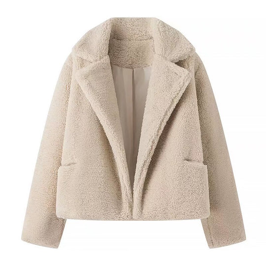 Damen Kurz geschnittene Teddy‑Boxyjacke mit Schalkragen und praktischen Eingrifftaschen Shop Nory