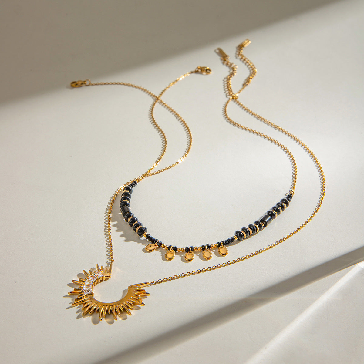 Damen Halskette mit strahlendem Sonnenanhänger und verstellbarer Länge Shop Nory