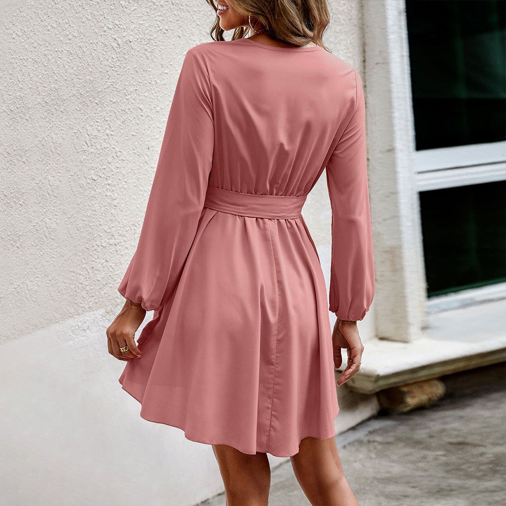 Damen gerafftes Wickel-Minikleid mit Stufenrock Bindegürtel und Volantdetails Shop Nory