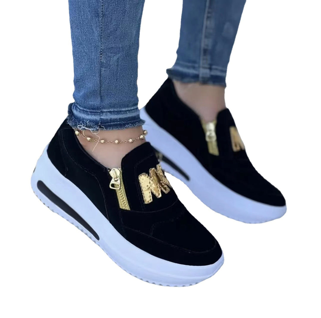 Damen Slip-On Plateau-Sneaker mit dekorativem Metall-Reißverschluss und Logo-Applikation Shop Nory