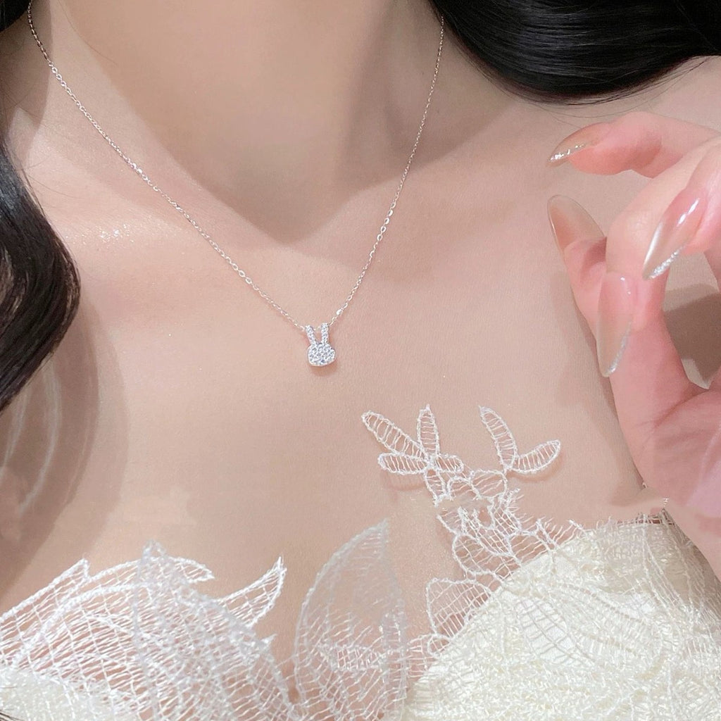 Damen Halskette mit funkelndem Hasenanhänger Shop Nory
