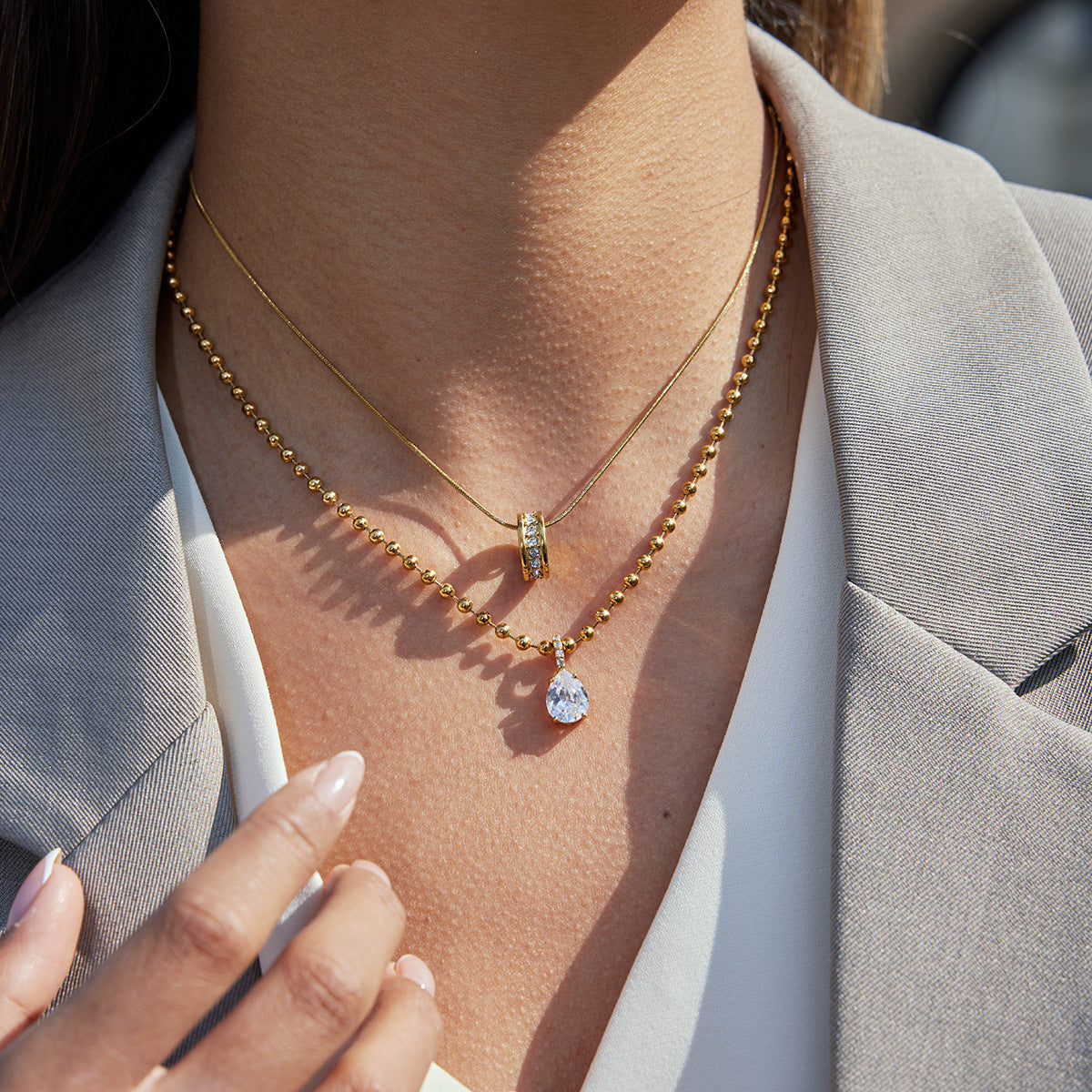 Damen elegante Halskette mit funkelndem Zirkonia-Anhänger und verlängerbarem Design Shop Nory