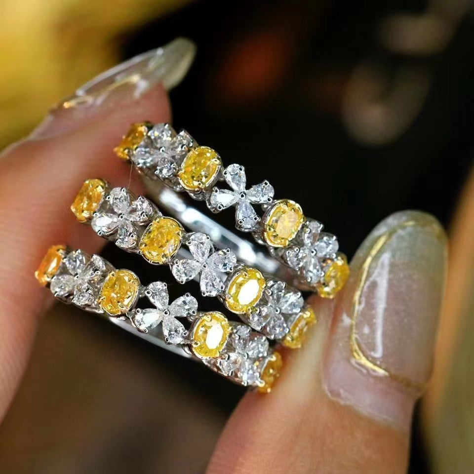 Damenring mit floralem Design und strahlenden Zirkonia-Steinen Shop Nory