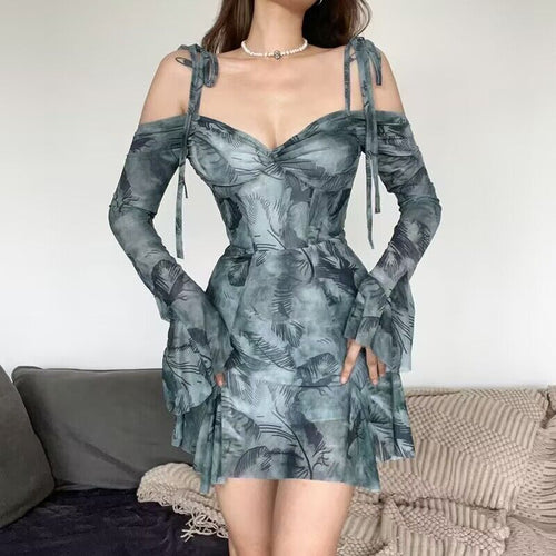 Damen Tailliertes Minikleid mit Carmen-Ausschnitt verstellbaren Schulterträgern und ausgestellten Ärmeln Shop Nory