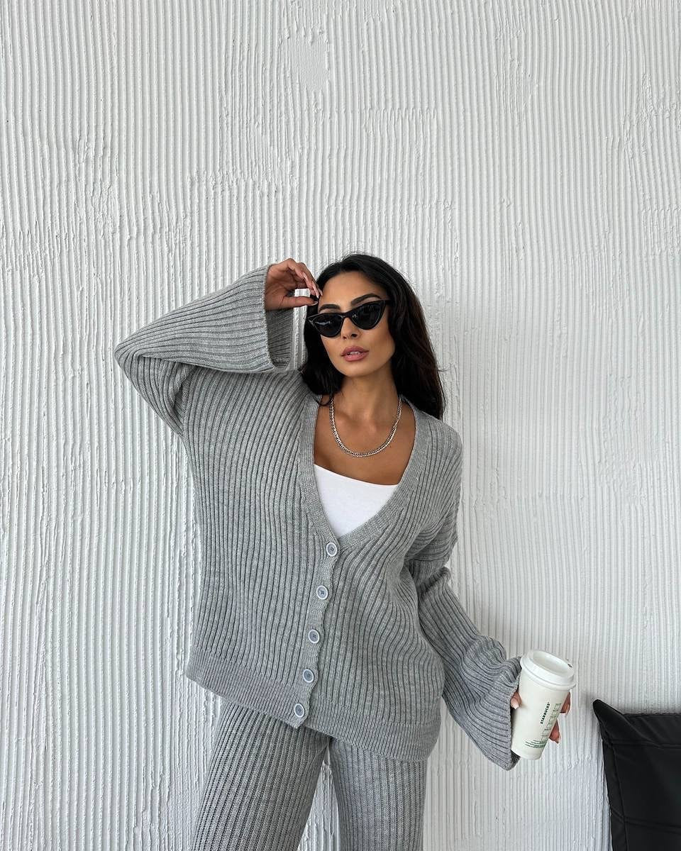 Damen Rippstrick-Cardigan mit überlangen Ärmeln und passender High-Waist-Loungehose Shop Nory