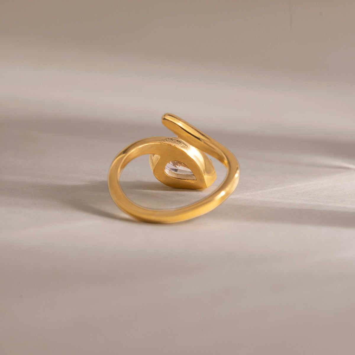 Damen Offener Ring mit funkelndem Tropfenstein und modernem Design Shop Nory