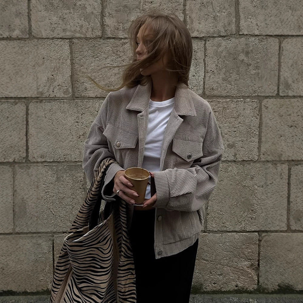 Damen Oversized Cordjacke mit praktischen Taschen und dezentem Streifenmuster