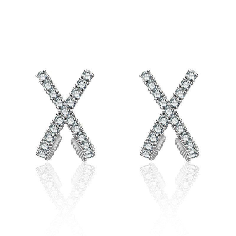 Damen Funkelnde Ohrstecker mit X-Design und Zirkonia-Akzenten Shop Nory
