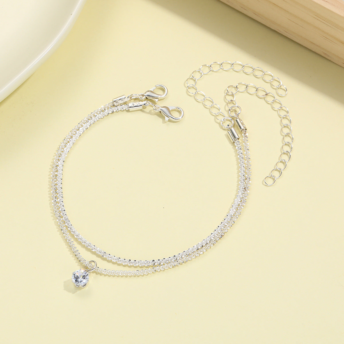 Damen Fußkettchen mit funkelnden Kristallen und eleganten Details Shop Nory