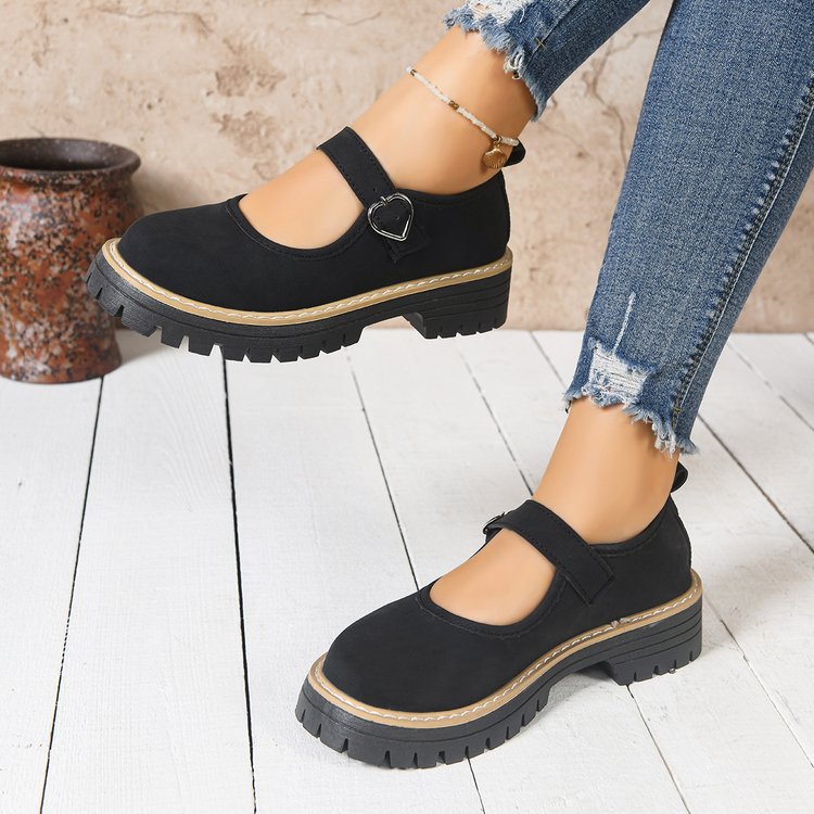 Damen Riemchen‑Slipper im Mary‑Jane‑Stil mit grober Profilsohle und Herzschließe Shop Nory