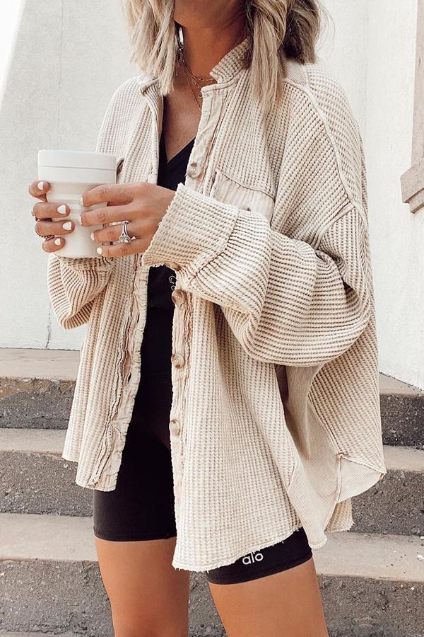 Damen Lässige Waffle-Strickjacke mit praktischen Taschen und Knopfdetails