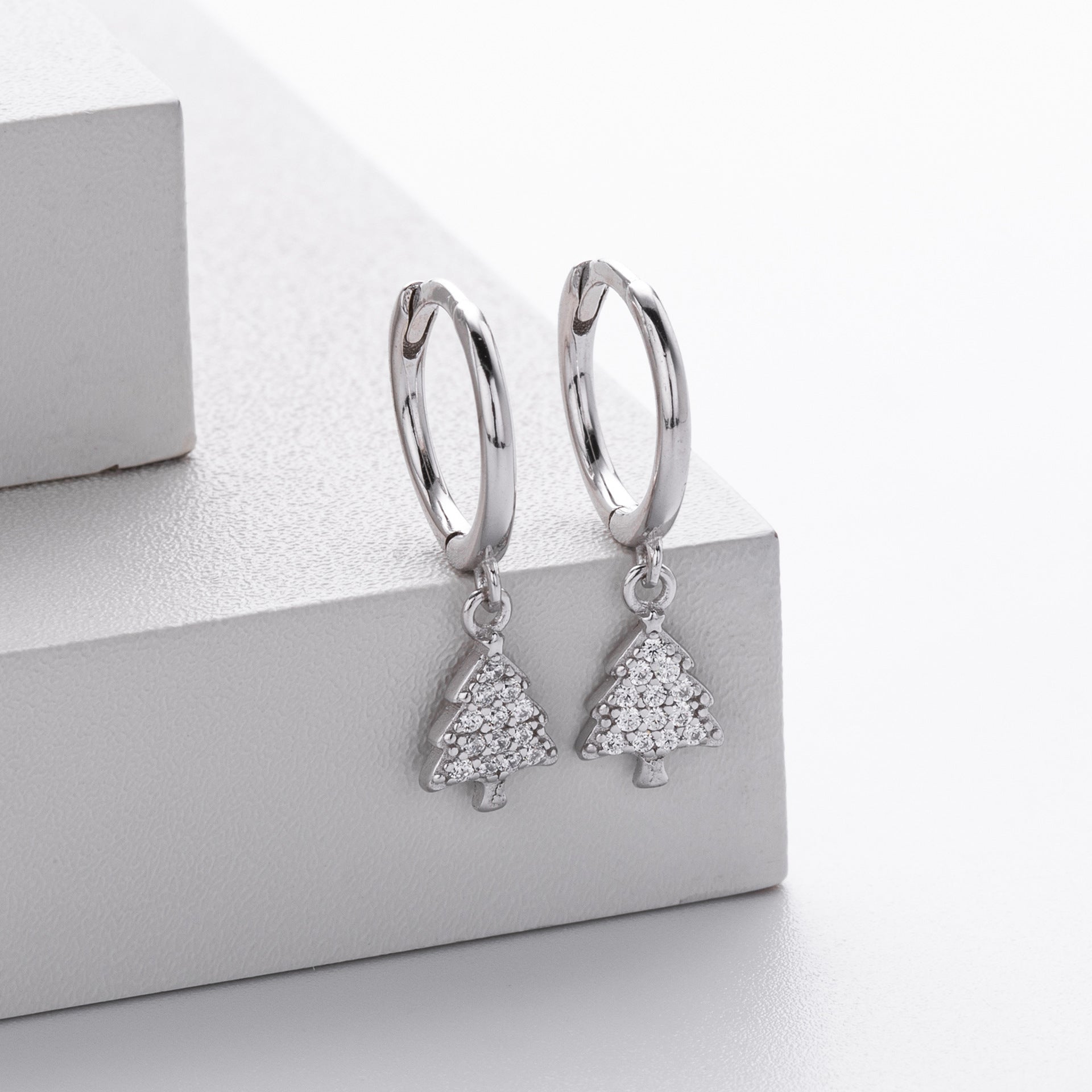Damen Ohrhänger im stilvollen Weihnachtsbaum-Design aus hochwertigem 925 Sterling Silber Shop Nory
