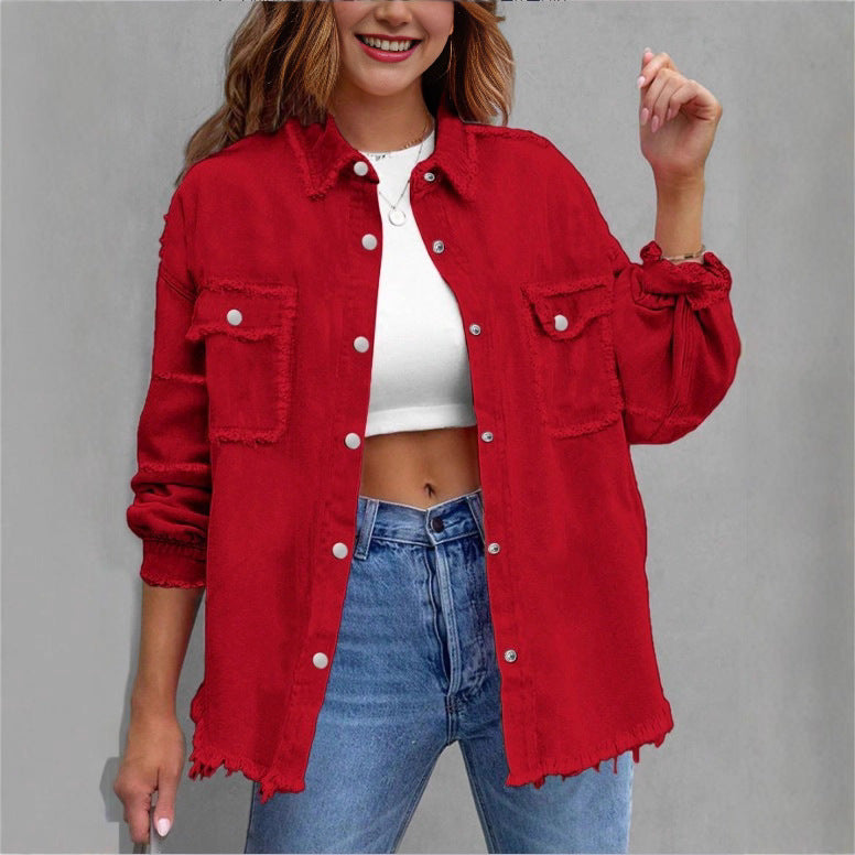 Damen Oversize-Jeanshemdjacke mit Fransenabschluss, Pattentaschen und Druckknopf-Front Shop Nory