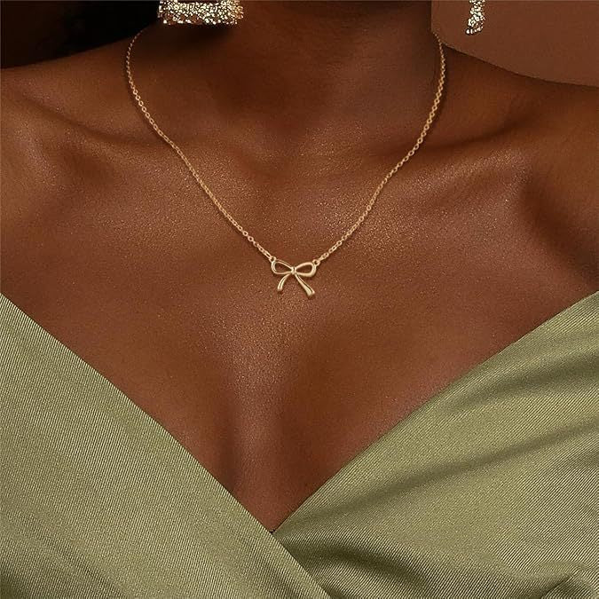 Damen Halskette mit elegantem Schleifenanhänger und feinem Kettendesign Shop Nory