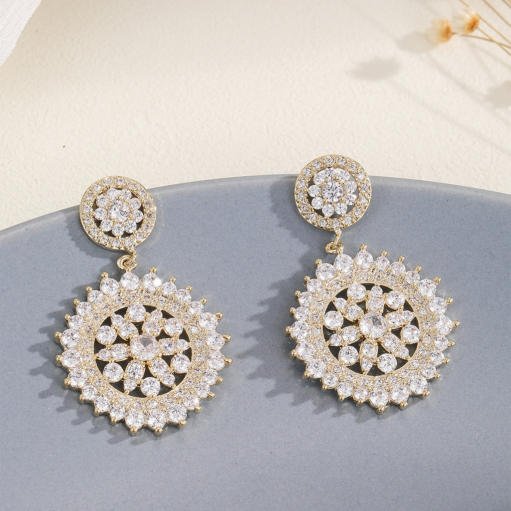 Damen Funkelnde und elegante Ohrringe Shop Nory