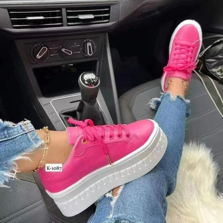 Damen Modische Plateau-Sneaker mit glattem Obermaterial, seitlichem Reißverschluss und markanter Profilsohle Shop Nory