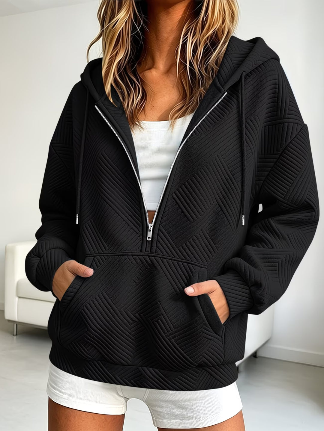 Damen Gequilteter Half-Zip Kapuzenpullover mit geometrischer Steppstruktur Shop Nory