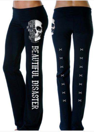Damen lässige Loungehose mit coolem Skull-Print und Schriftzug Shopnory