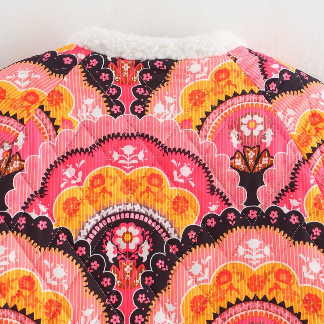 Damen gesteppte Jacke mit Teddyfutter und retro-inspiriertem Allover-Print Shop Nory