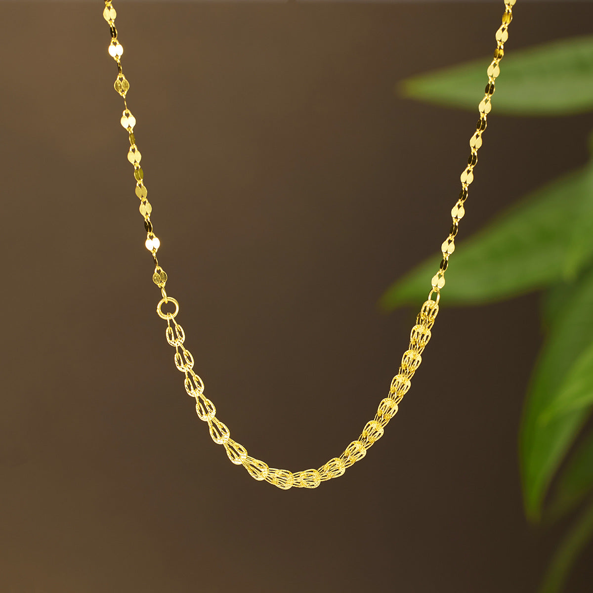 Damen Halskette aus filigranem, hochwertigem Metall mit strukturiertem Design Shop Nory