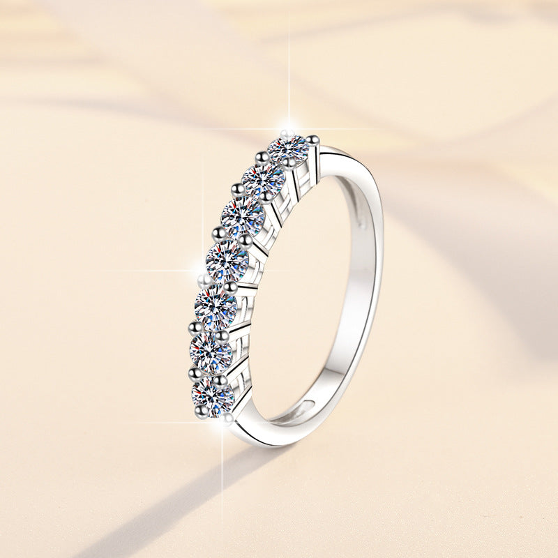 Damen zierlicher Ring mit strahlenden Zirkonia und luxuriösem Goldbesatz Shop Nory