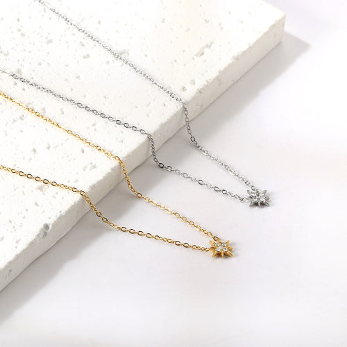 Damen Halskette mit liebevollem Herzmotiv aus goldplattiertem Edelstahl und funkelnden Zirkonia Shop Nory