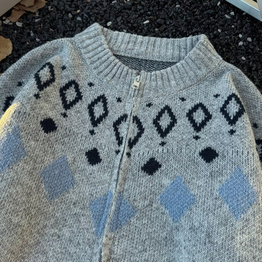Unisex Grobgestrickte Norweger-Cardigan mit Rundhals, durchgehendem Reißverschluss und Jacquard‑Yoke Shop Nory