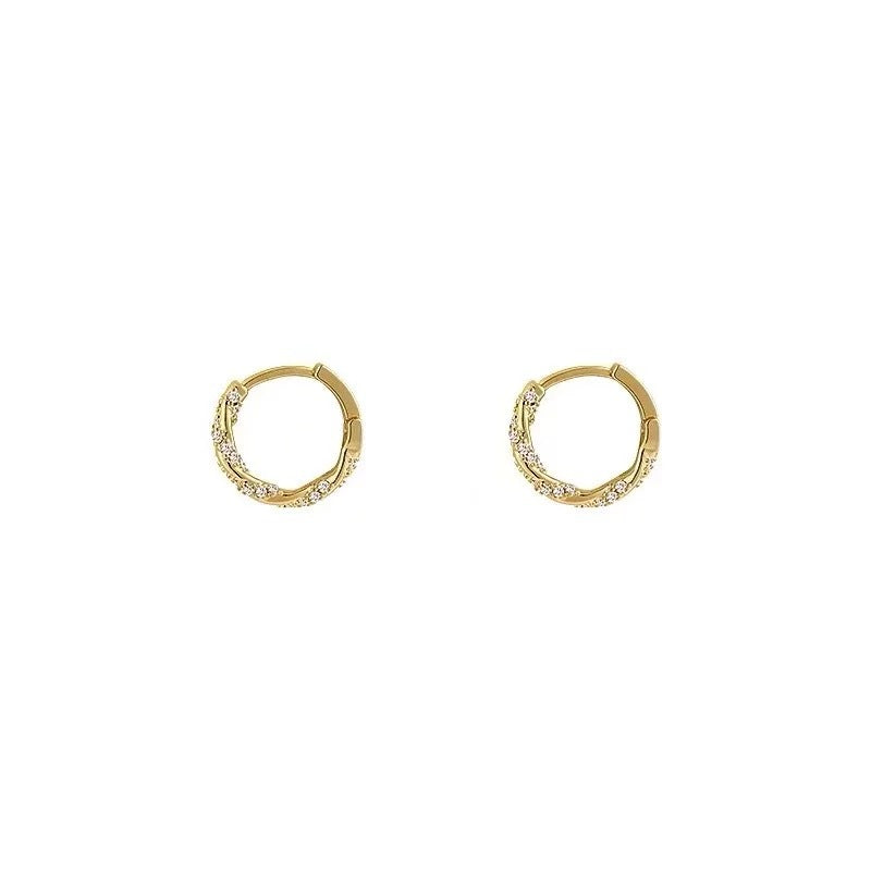 Damen Ohrstecker mit kunstvollem Zickzackdesign und funkelnden Zirkonia Shop Nory