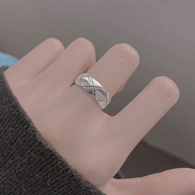Damen Moderner und filigraner Ring mit elegantem Wellendesign Shop Nory