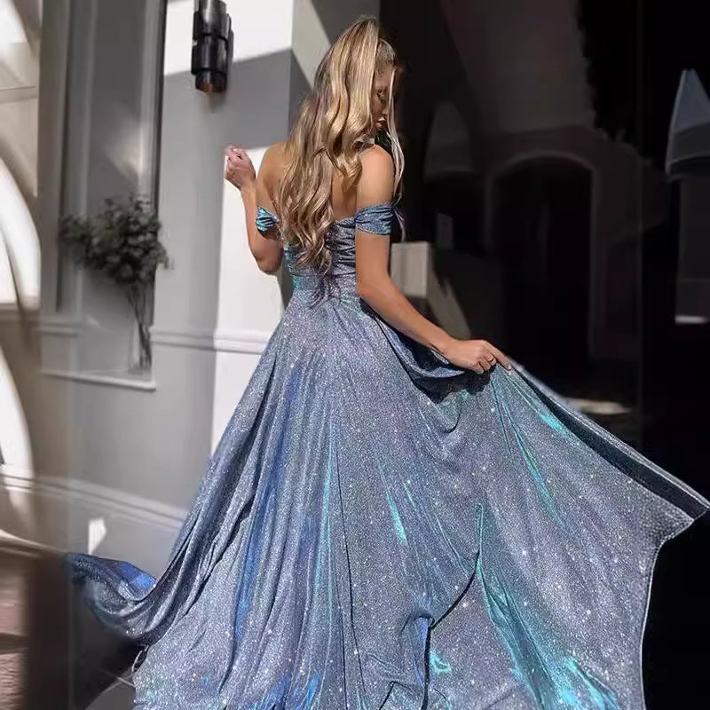 Damen Glamouröses Abendkleid mit schimmerndem Oberteil und floralen Verzierungen