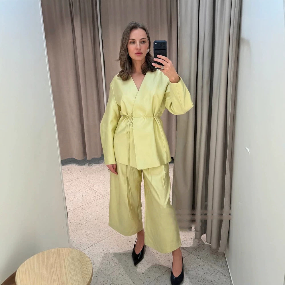 Damen Zweiteiliges Wickelblazer-Set mit Bindegürtel und hochgeschnittener weiter Plisseehose Shop Nory