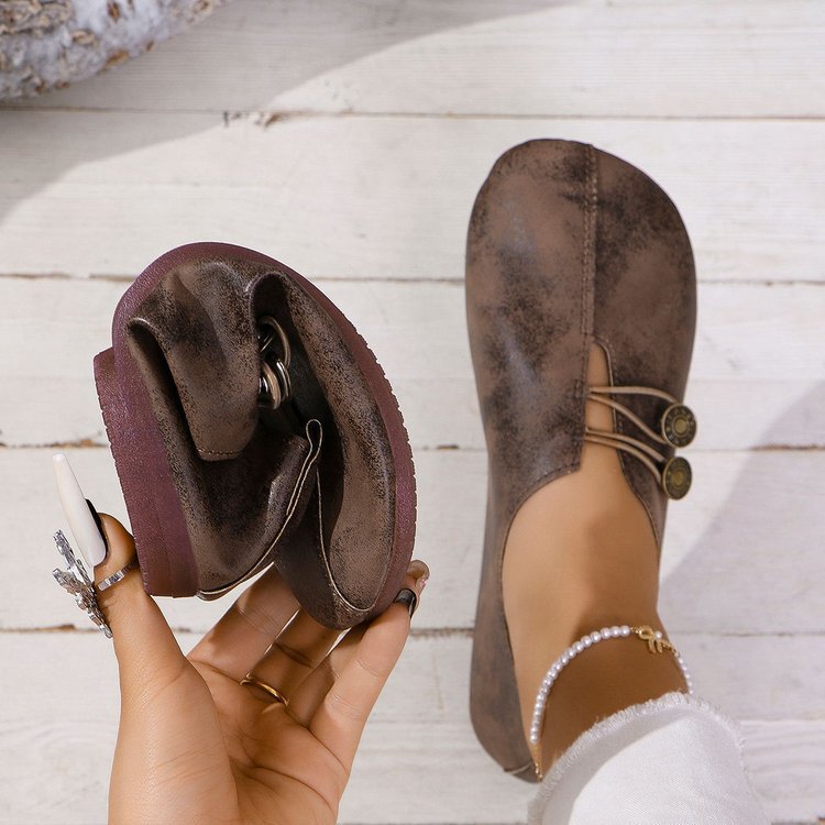 Damen komfortable Slipper mit modischen Knopfdetails