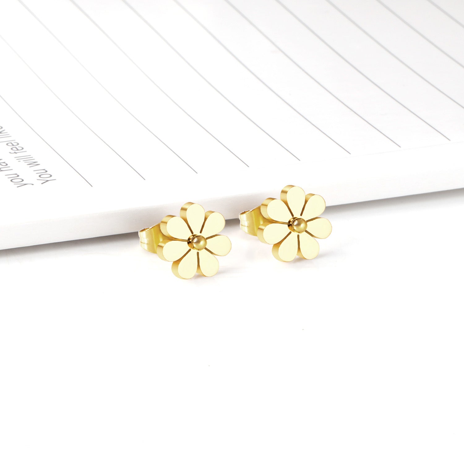 Damen Ohrstecker im eleganten Blumen-Design aus goldplattiertem Edelstahl Shop Nory