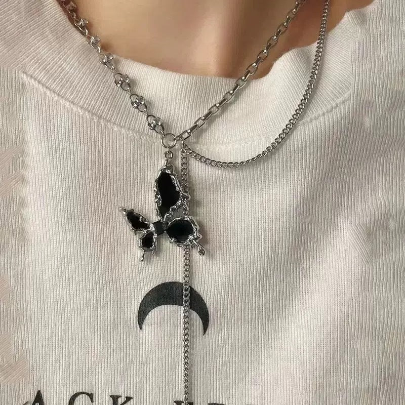 Damen Halskette mit elegantem Schmetterlingsanhänger und funkelnden Kristallen Shop Nory