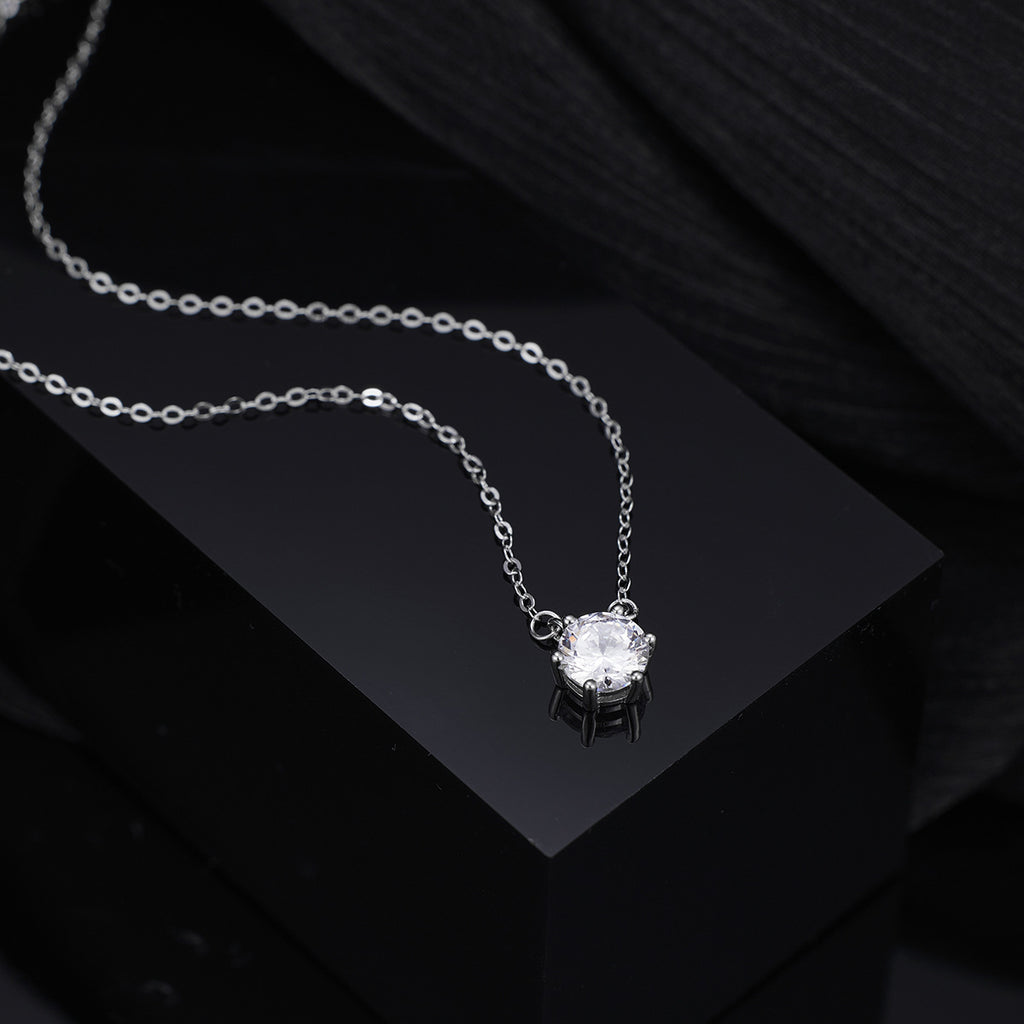 Damen Halskette mit zeitlosem, funkelndem Zirkonia-Anhänger Shop Nory