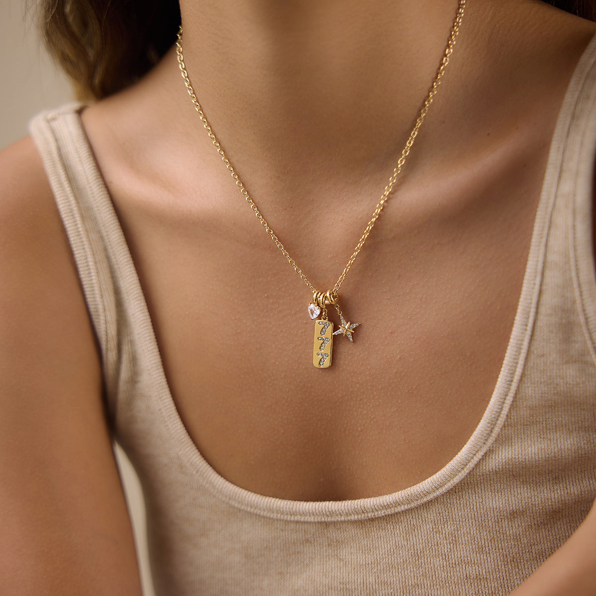 Damen Halskette mit mehrlagigem, funkelndem Anhänger und wasserdichtem Design Shop Nory