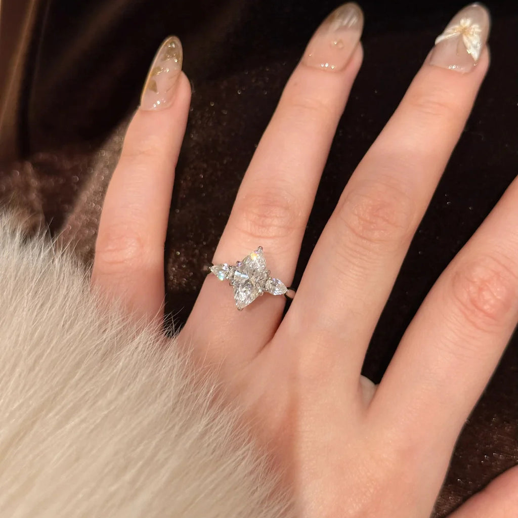 Damenring mit funkelndem Sternendesign und exquisiten Zirkonia-Steinen Shop Nory