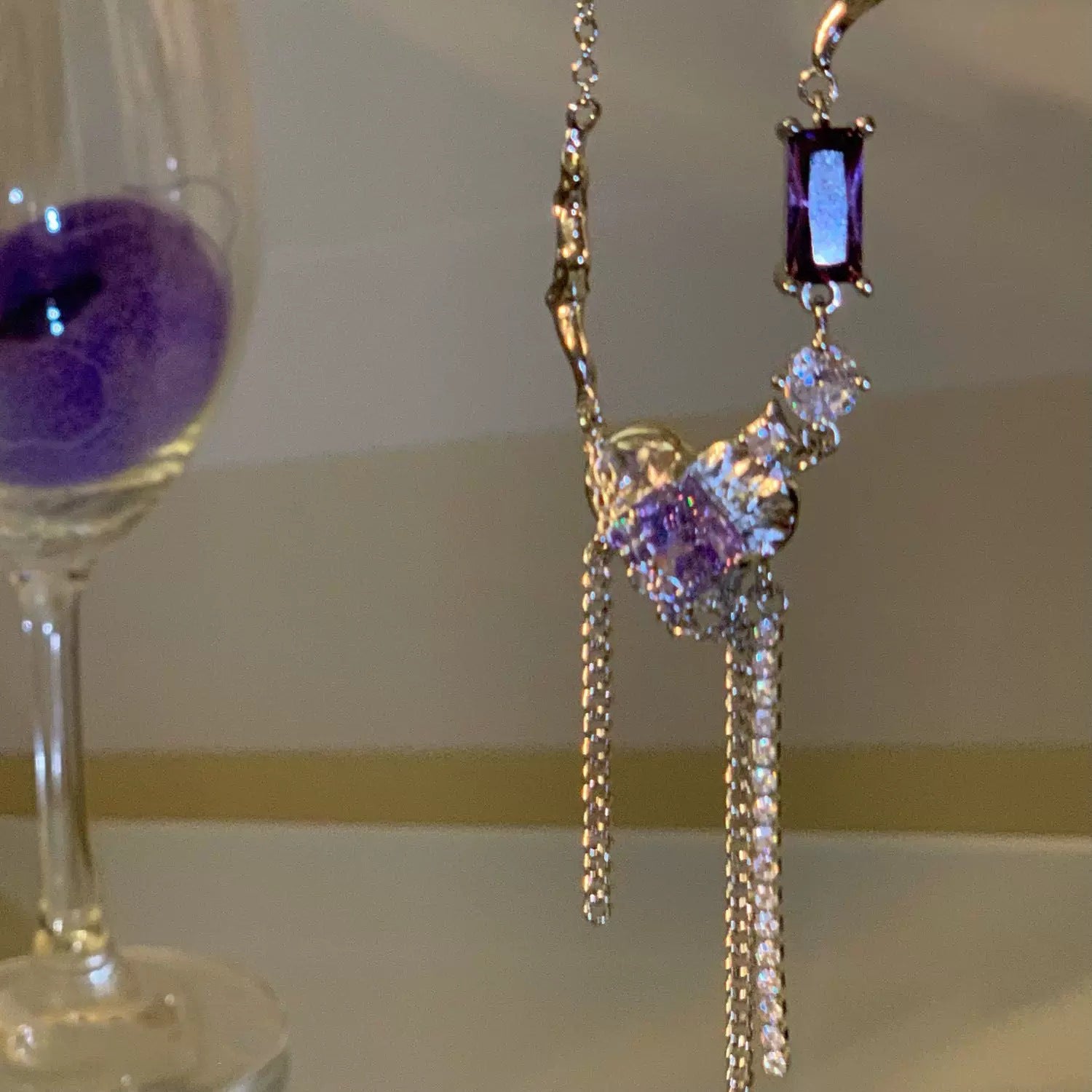 Damen Zarte Halskette mit funkelnden Kristallelementen Shop Nory