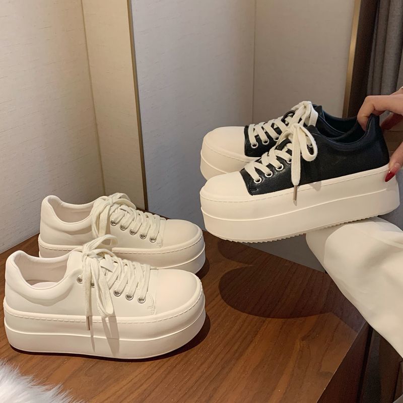 Damen Retro Plateausneaker mit zweifarbiger Lederoptik und extrahoher Gummiplattform Shop Nory