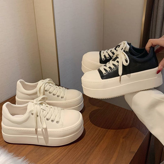 Damen Retro Plateausneaker mit zweifarbiger Lederoptik und extrahoher Gummiplattform Shop Nory