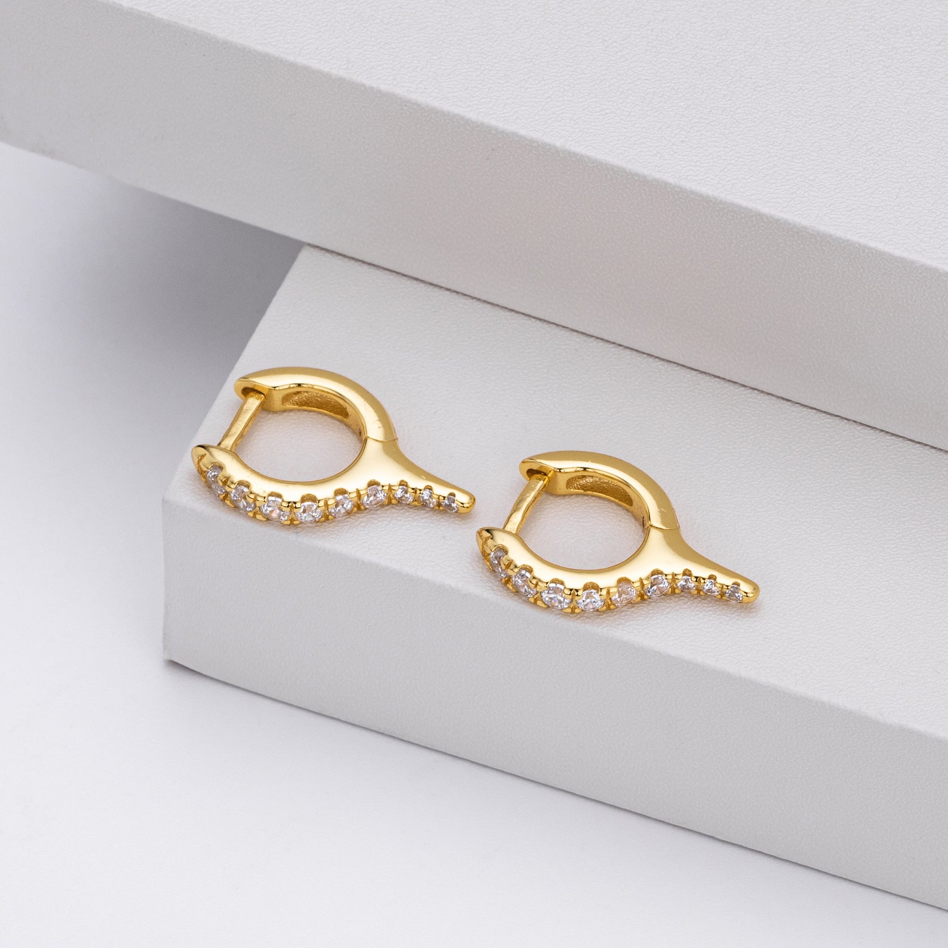 Damen Ohrhänger aus 925 Sterling Silber mit funkelndem Zirkonbesatz Shop Nory