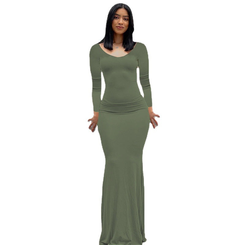 Damen Körperbetontes Maxi‑Jerseykleid mit taillierter Drapierung, langen Ärmeln und ausgestelltem Saum Shop Nory