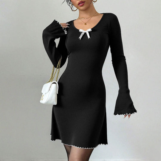 Damen geripptes Minikleid mit Trompetenärmeln, Zierschleife am Dekolleté und welligem Saum Shop Nory