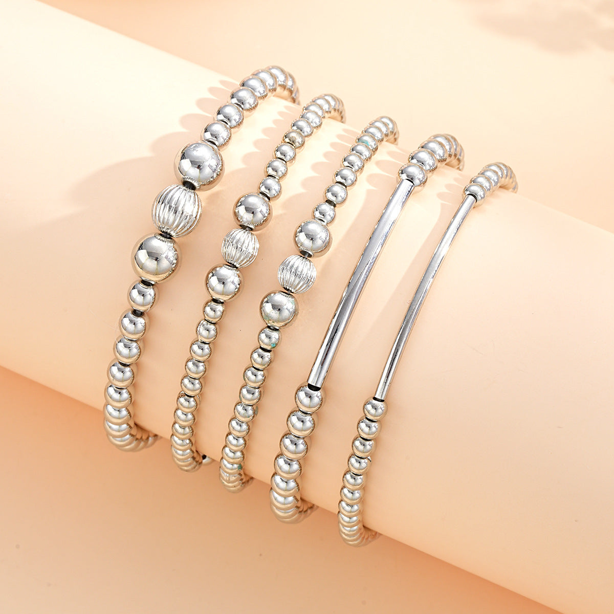 Damen Armband-Set mit eleganten metallischen Details Shop Nory