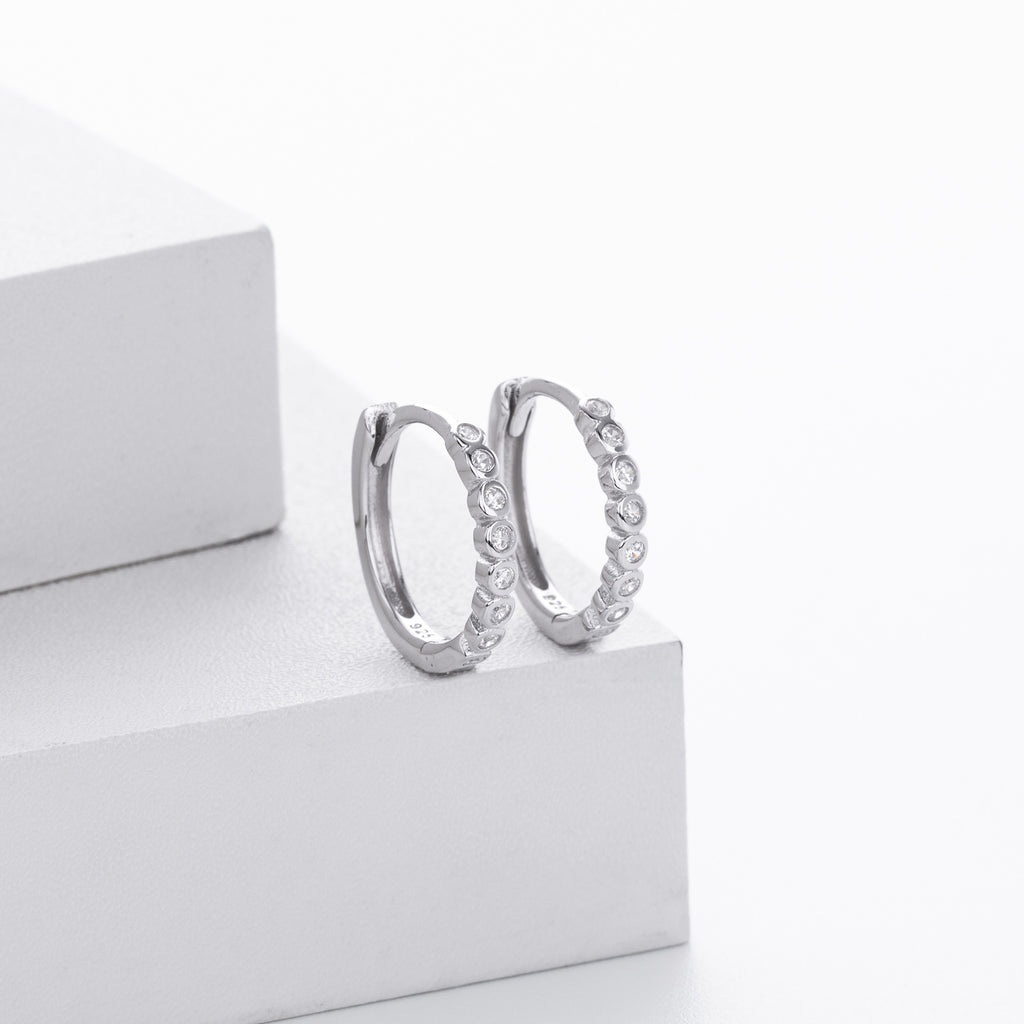 Damen Ohrhänger mit funkelnden Zirkonsteinen und modernem Design Shop Nory