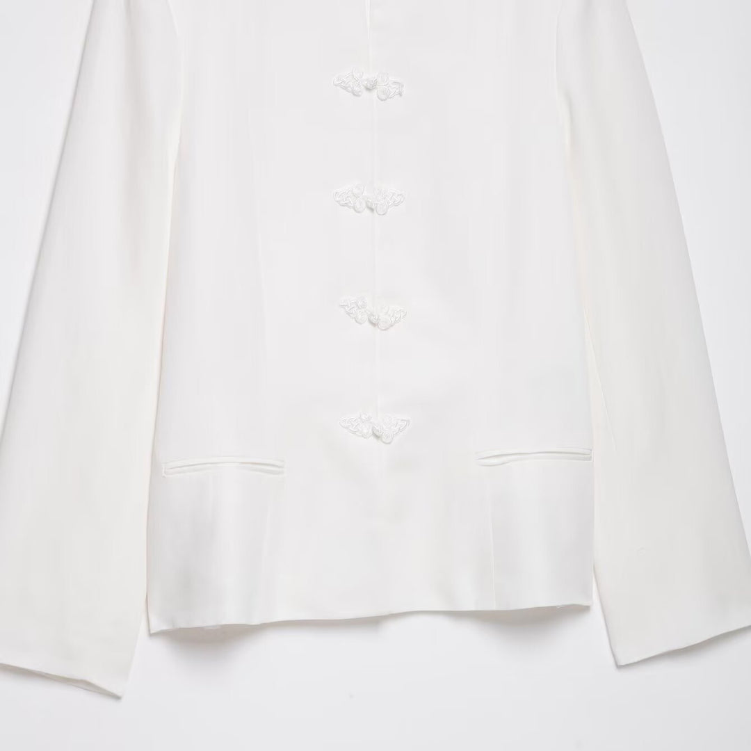 Damen Boxy-Kurzjacke mit Stehkragen, Zierknoten-Verschlüssen und Leistentaschen Shop Nory