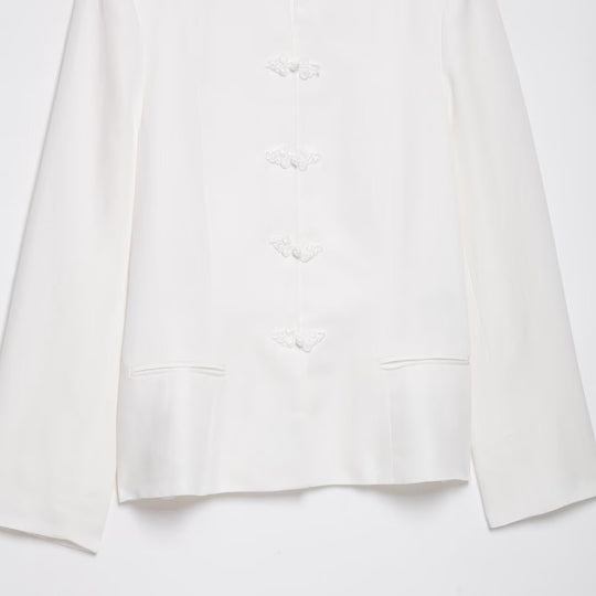 Damen Boxy-Kurzjacke mit Stehkragen, Zierknoten-Verschlüssen und Leistentaschen Shop Nory