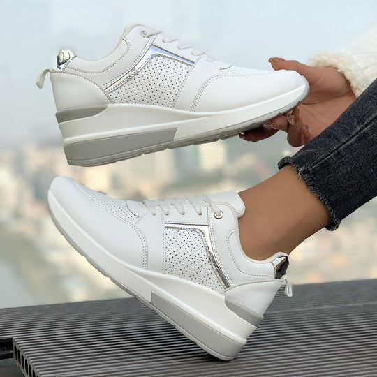 Damen Keilabsatz-Sneaker mit perforierten Einsätzen und Metallic-Details Shop Nory