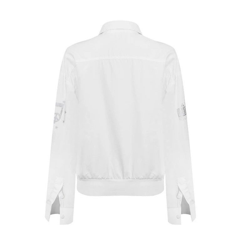 Damen Hemdbluse mit elastischem Saum, Button-Down und Schriftzug-Detail Shop Nory