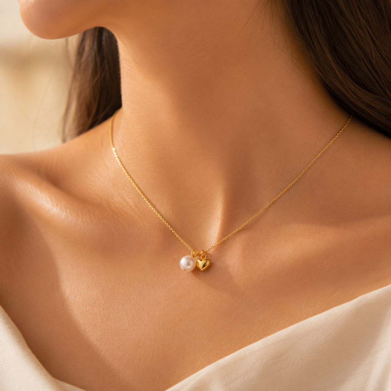 Damen Halskette mit zartem Perlen- und Herzanhänger Shop Nory